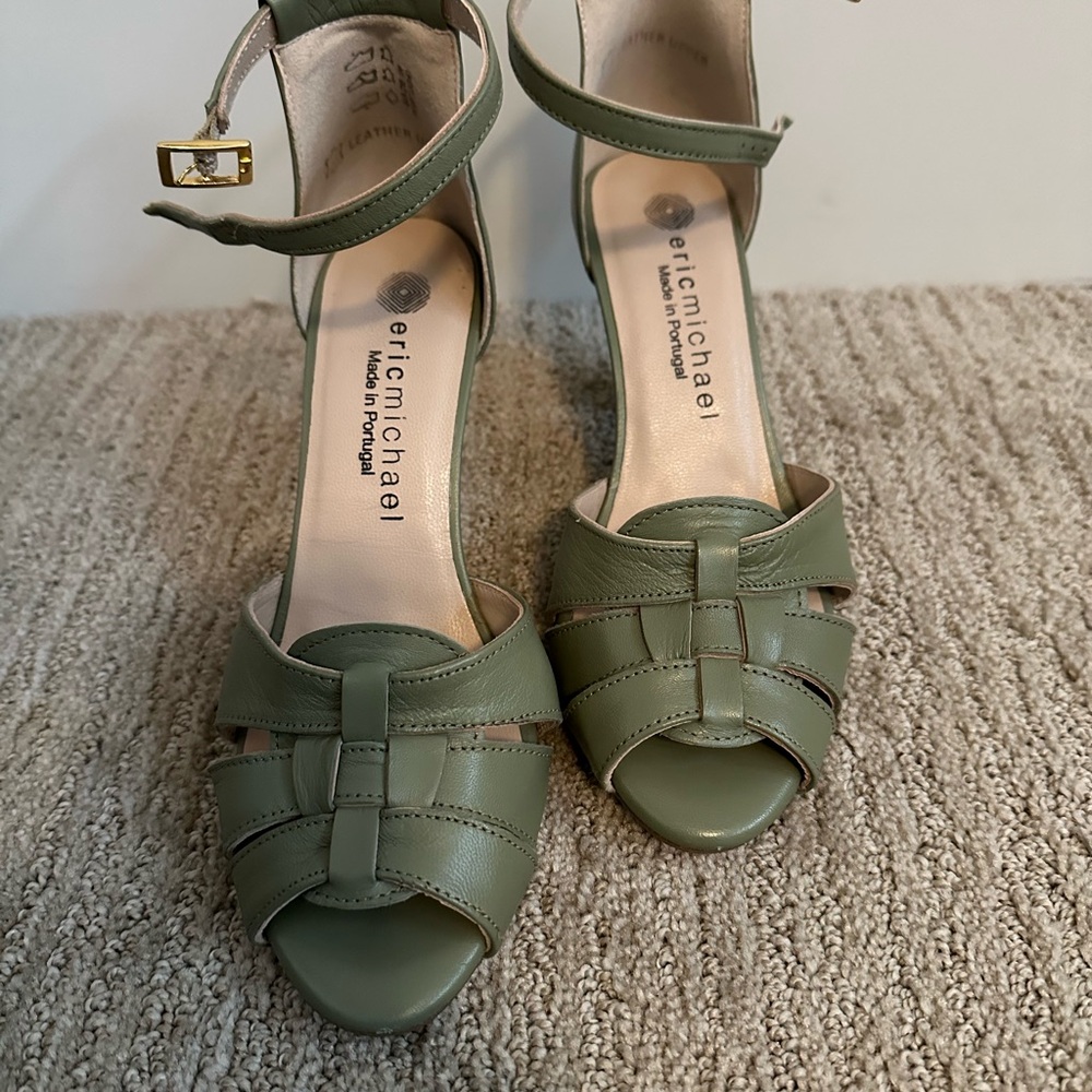 Eric Michael Women's Cordero Sandal/Genuine Leather